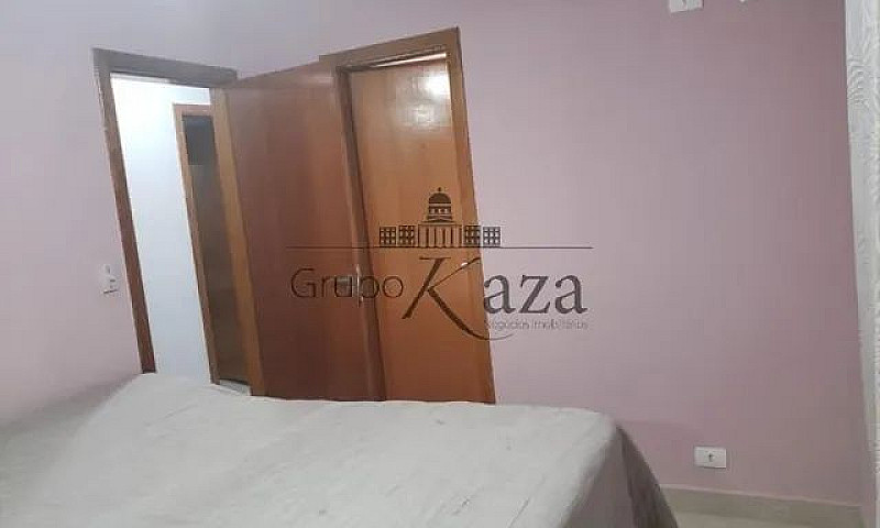 Apartamento / Padrão...