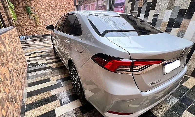 Toyota Corolla Altis...