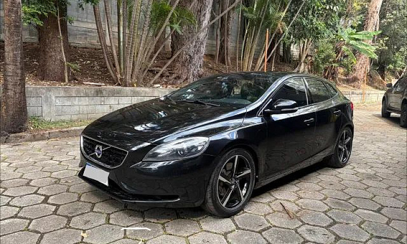 Volvo V40 T-5 R-Desi...