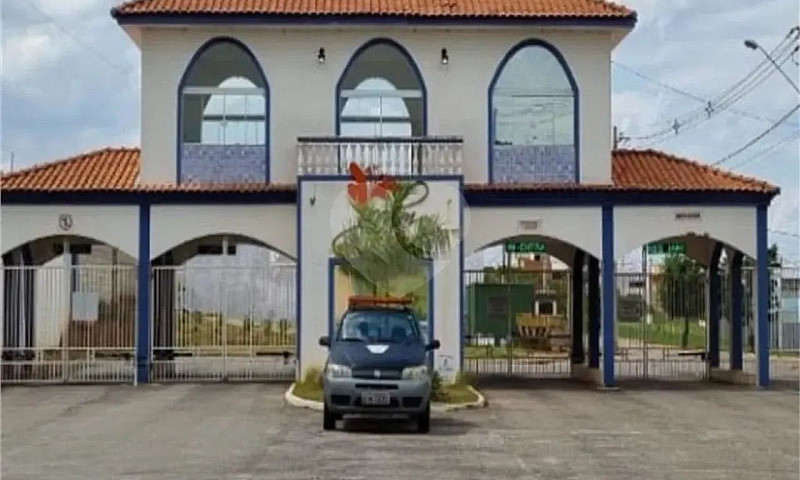 Casa À Venda Com 3 Q...