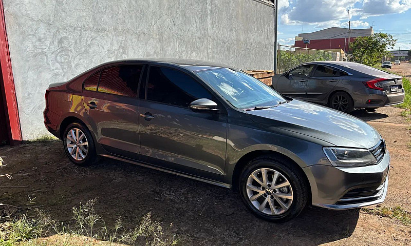 Volkswagen Jetta Tre...