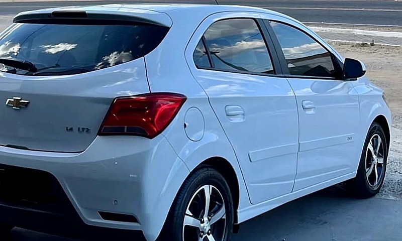 Chevrolet Onix Hatch...