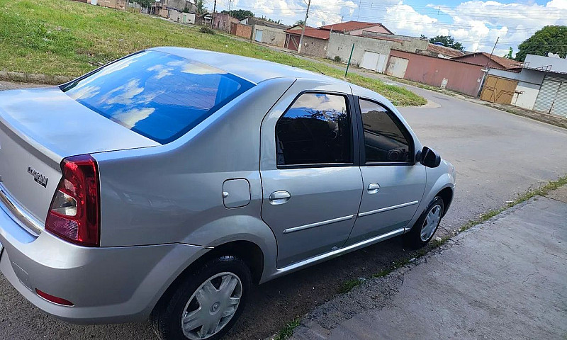 Renault Logan Expres...
