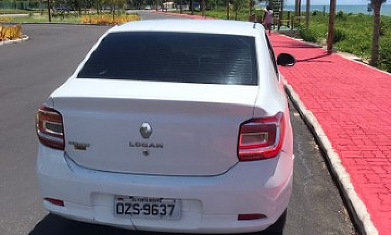 Renault Logan 2016...
