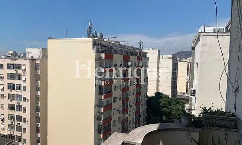 Apartamento-À Venda-...