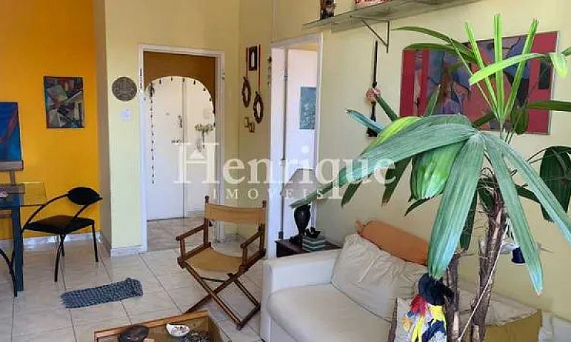 Apartamento-À Venda-...