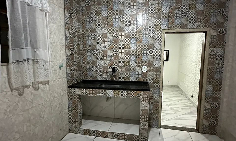 Alugo Casa 750...