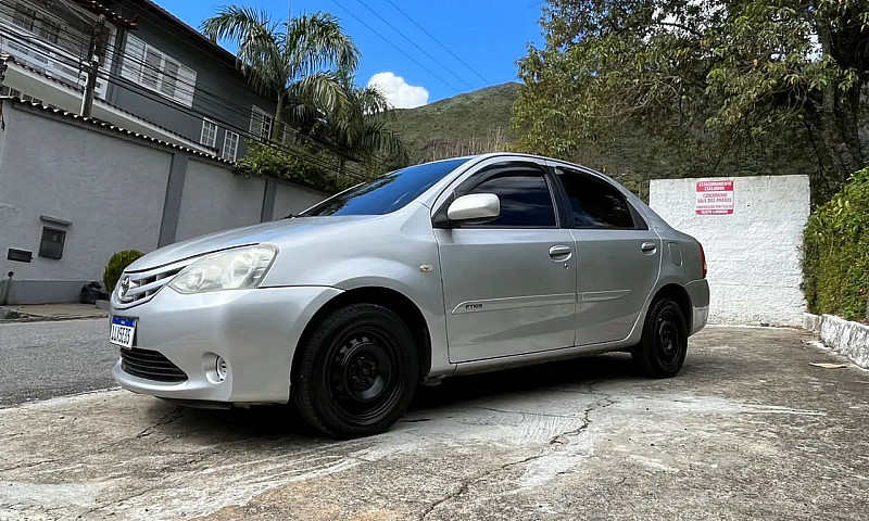 Toyota Etios Xs Seda...