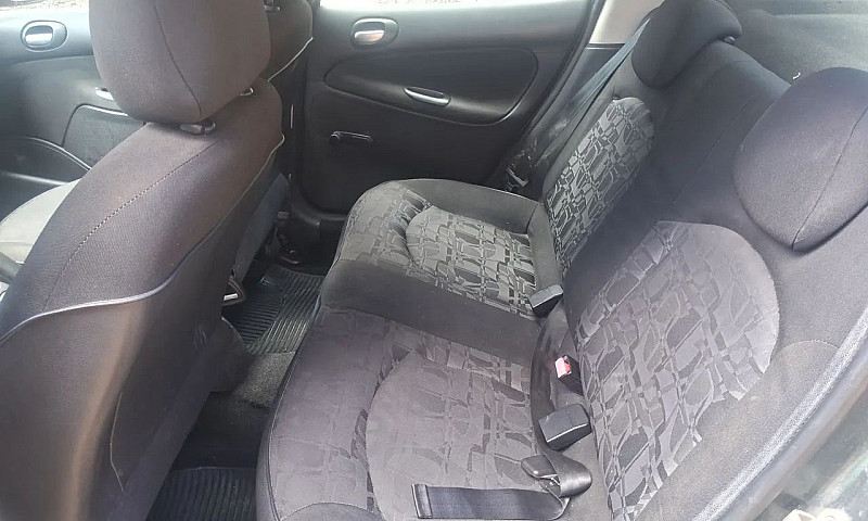 Peugeot 207 Sedan Pa...