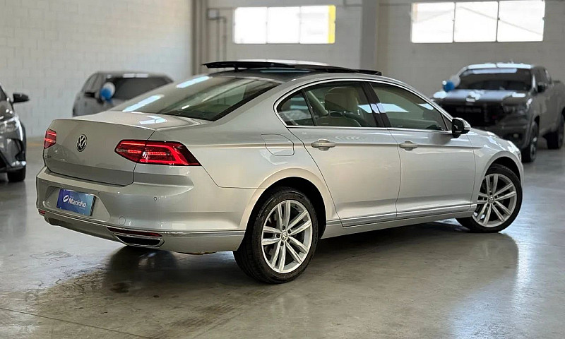 Volkswagen Passat Hi...