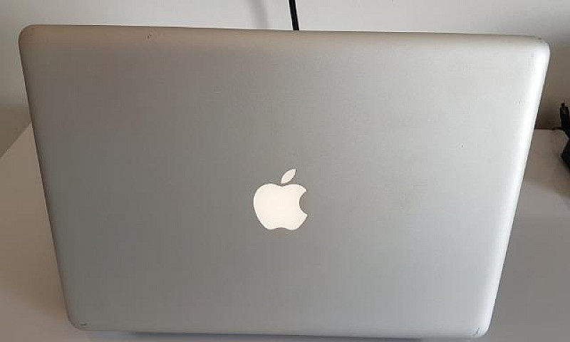 Macbook Pro 13 2,4 4...
