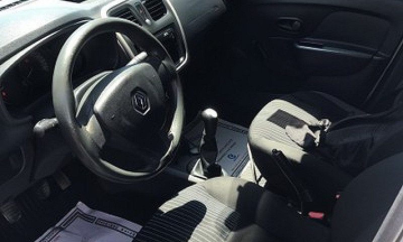 Renault Logan 2016...