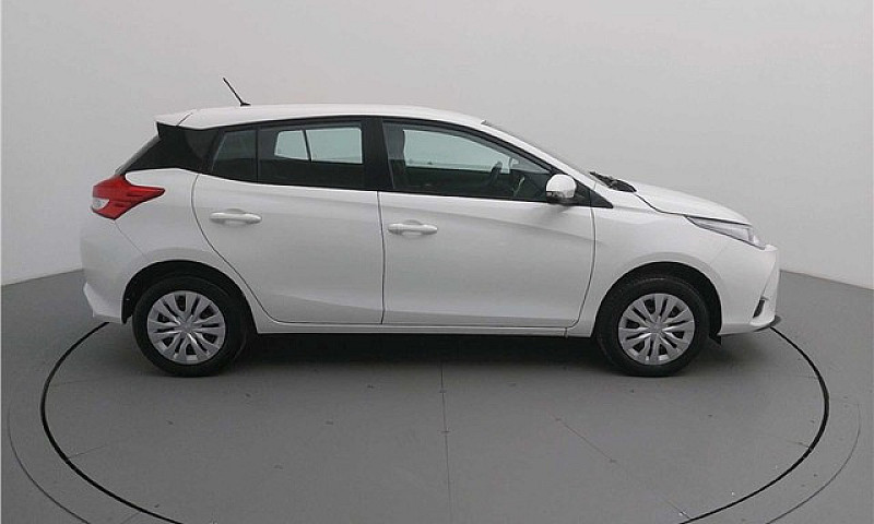 Toyota Yaris 2023 1....