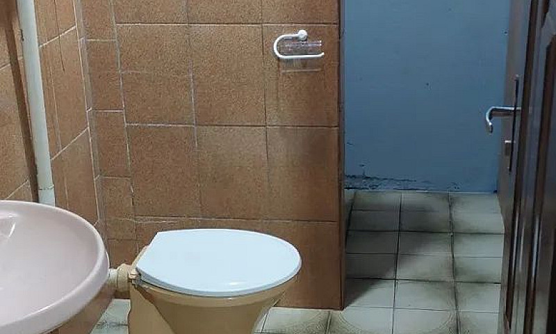 Aluga-Se Uma Casa...