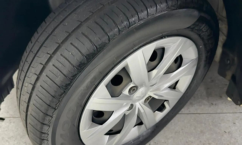 Volkswagen Voyage 1....