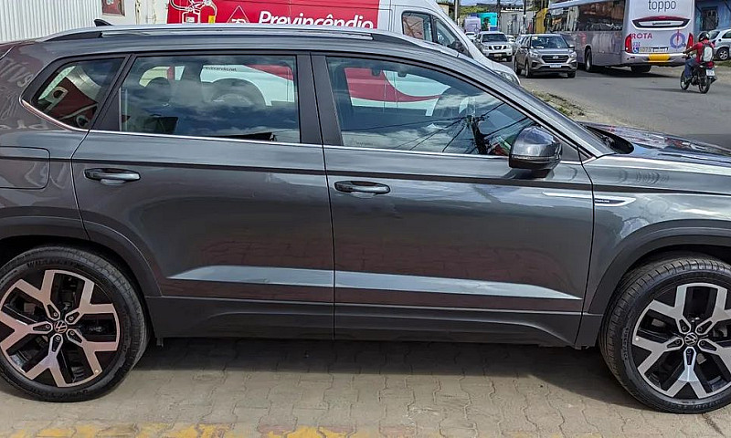 Volkswagen Taos High...