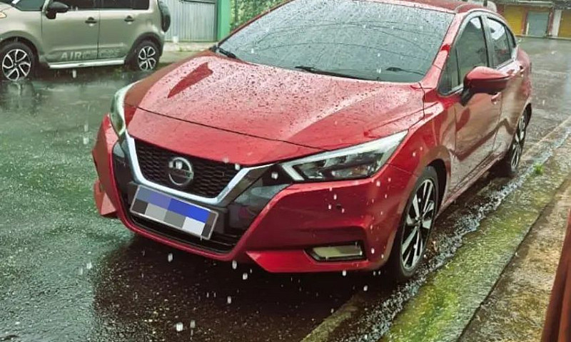 Nissan Versa Exclusi...