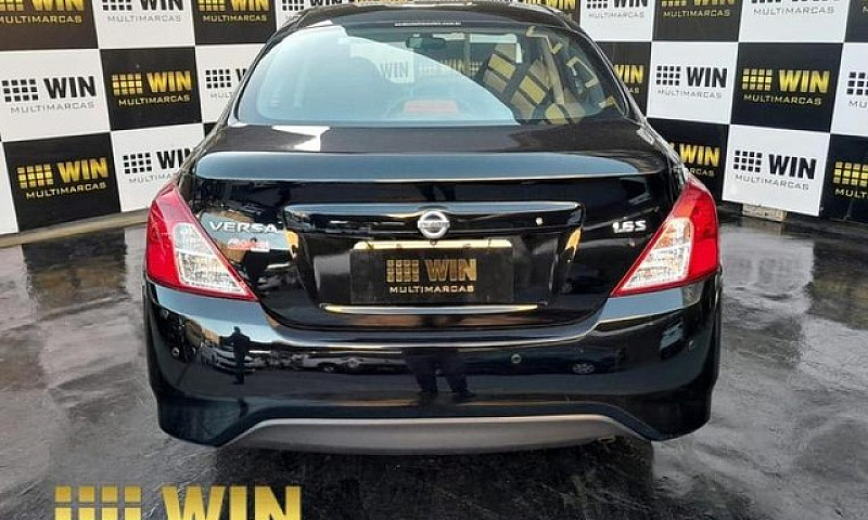 Nissan Versa 16 S 20...