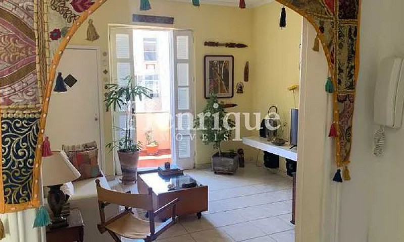 Apartamento-À Venda-...