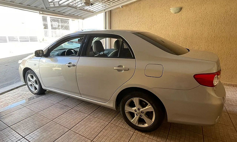 Toyota Corolla Xei 2...