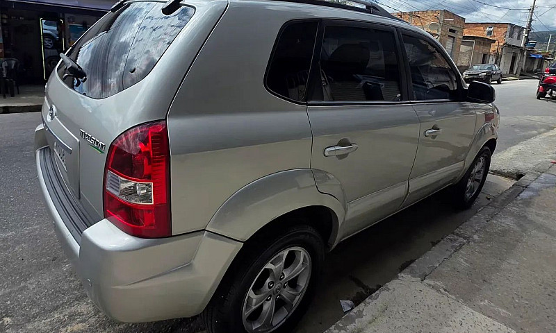 Hyundai Tucson 2.0 1...