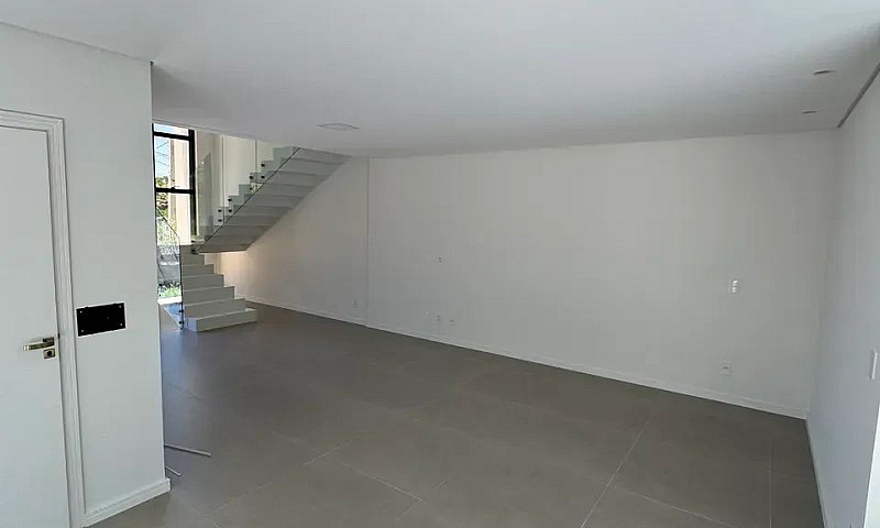 Casa De Condomínio P...
