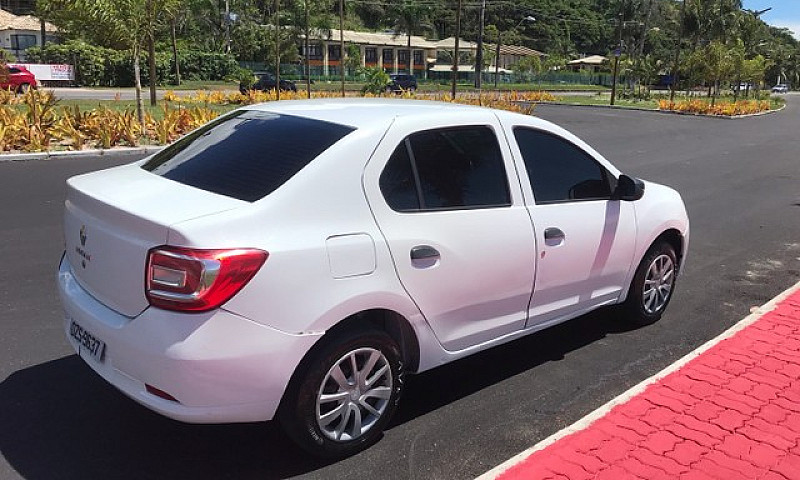 Renault Logan 2016...