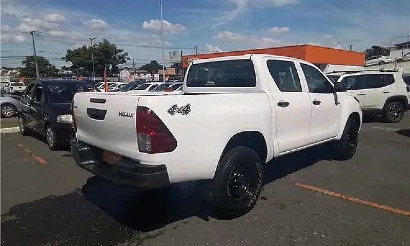 Toyota Hilux 2022 2....