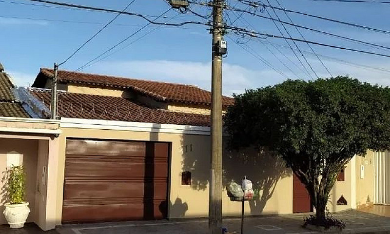 Alugo Excelente Casa...
