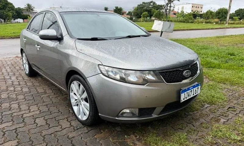 Kia Motors Cerato 1....