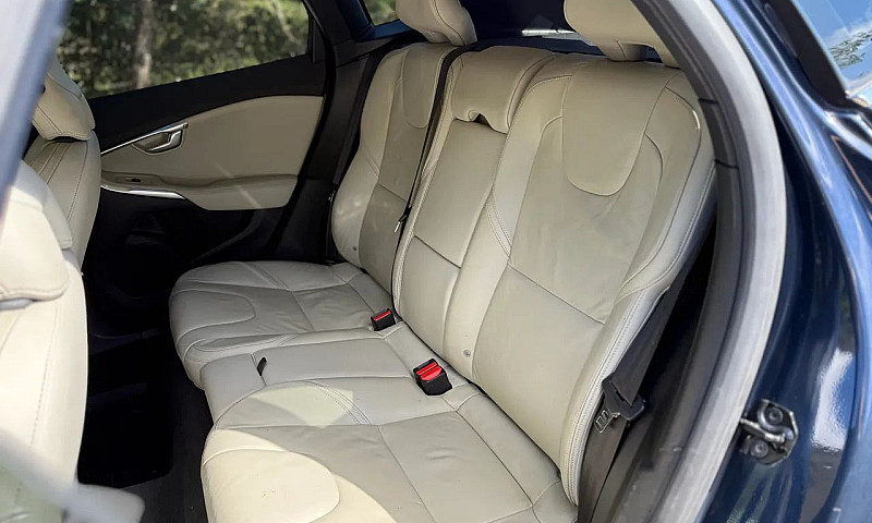 Volvo V40 T-4 2.0 Au...