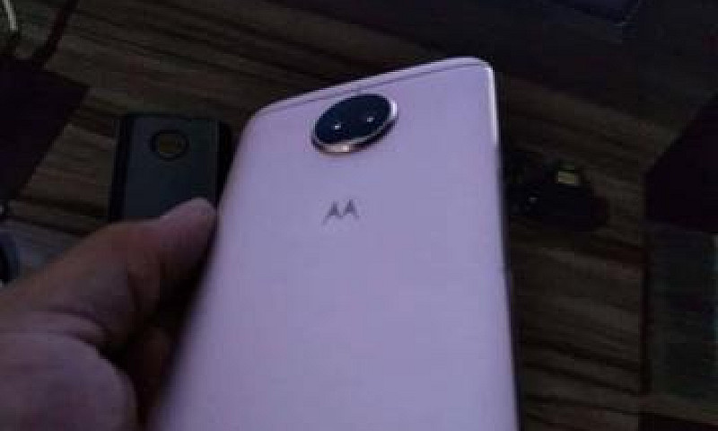 Moto G5S Plus...