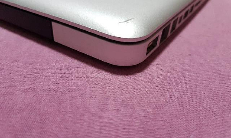 Macbook Pro 13 2,4 4...
