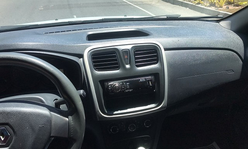 Renault Logan 2016...