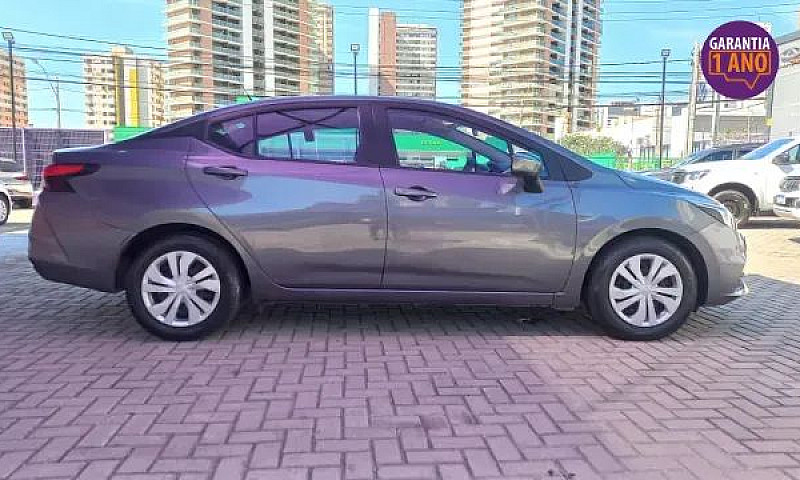 Nissan Versa Sense 1...