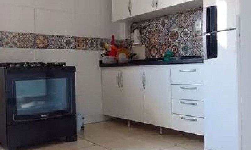 Linda Casa Em Itapuã...