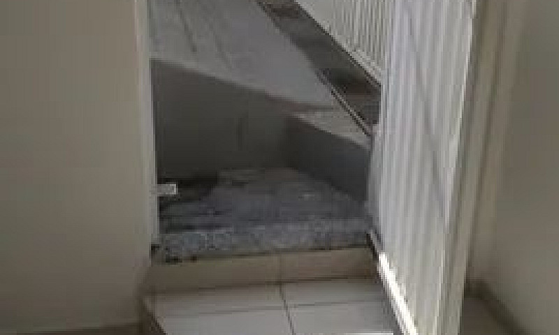 Kitnet Em Capoeiras...