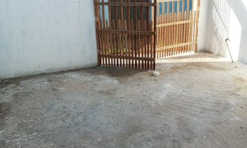 Casa À Venda...