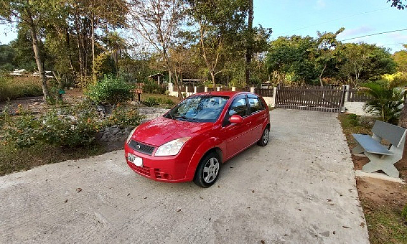 Vendo Ford Fiesta 1....