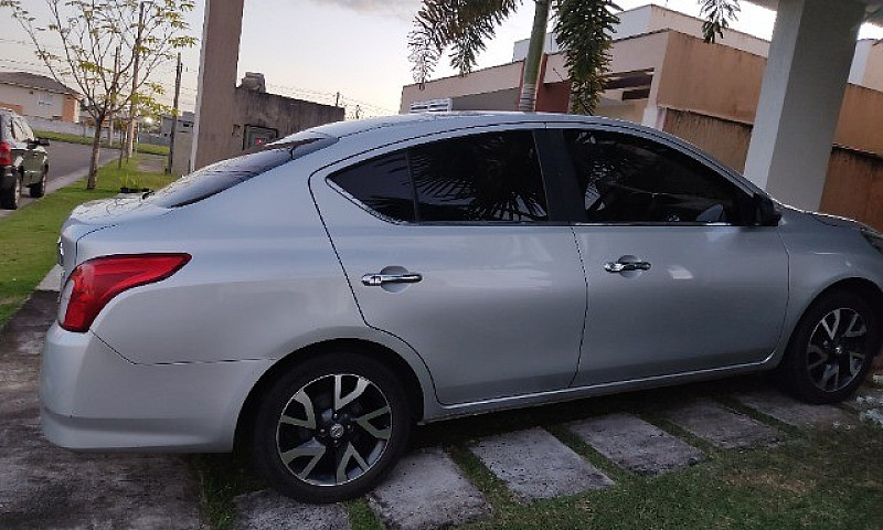 Nissan Versa 1.6 ...