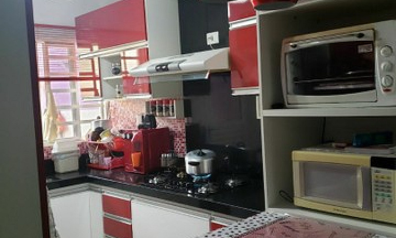 Casa Linda Toda Refo...