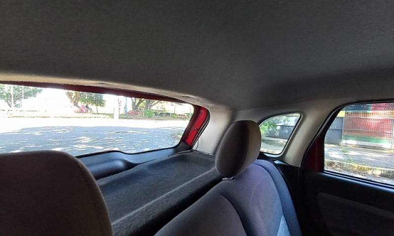 Vendo Ford Fiesta 1....
