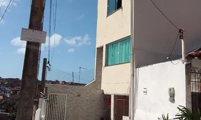 Linda Casa Em Itapuã...