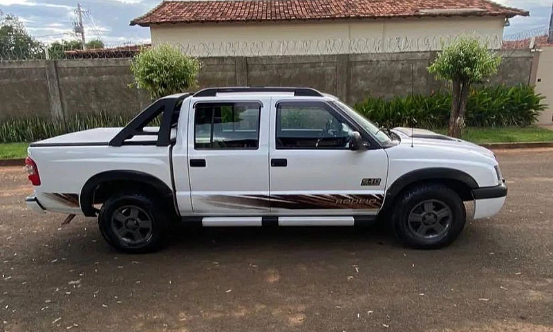 Chevrolet S10 Pick-U...