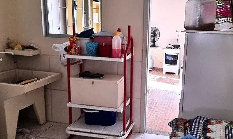 Casa A Venda Com 2 D...