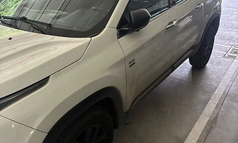 Fiat Toro Volcano 2....