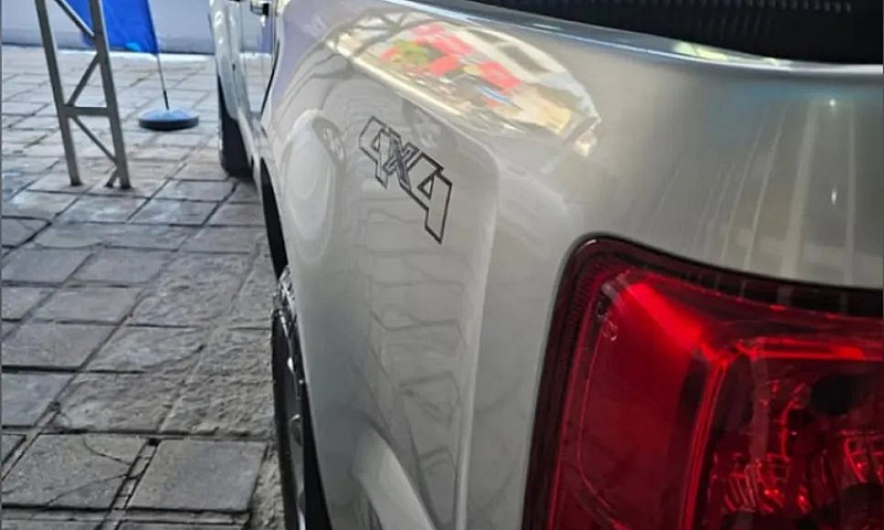 Chevrolet S10 Pick-U...