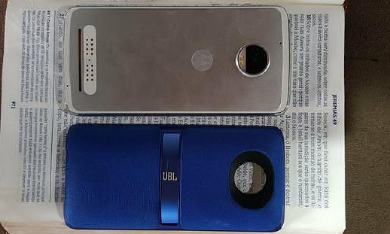Moto Z2 (Prata)...