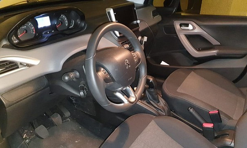 Peugeot 208 Allure 1...