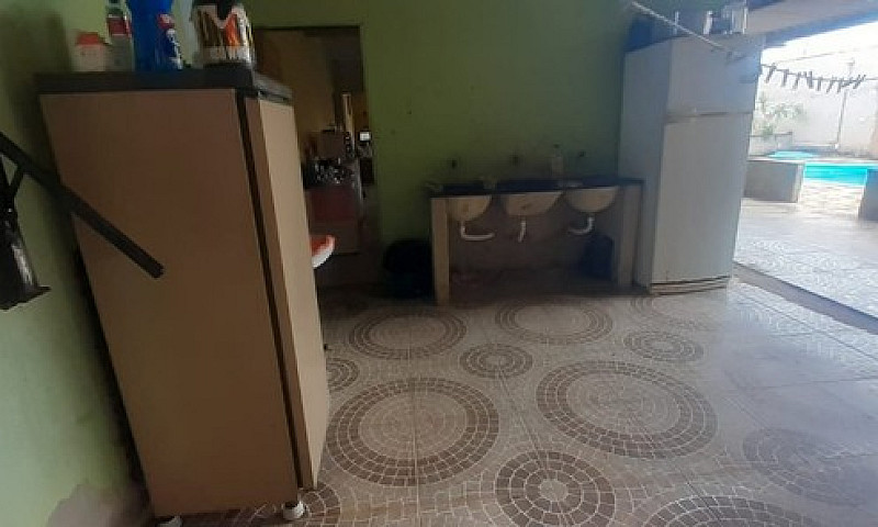 Casa Com Lote De 675...